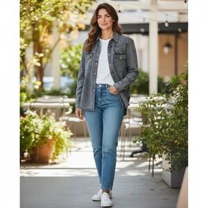 GAP Denim Western Shirt Women's Large Grey Wash Pearl Snap Front Long‎ Sleeve